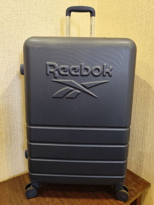 Рібок розмір Л 77 см валіза велика чемодан большой Reebok
