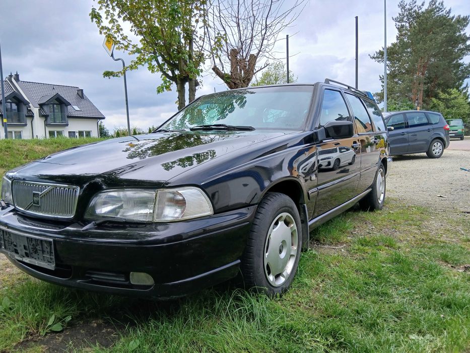Volvo V70 2,5 TDI 100 % oryginalny lakier bezwypadkowy zarejestrowany