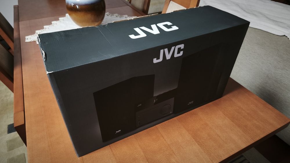 Aparelhagem JVC com Bluetooth, MP3, rádio e CD