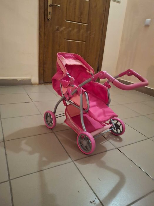 Візок для ляльок.