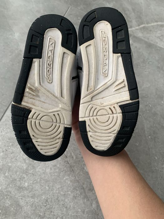 Кросівки jordan 27,5