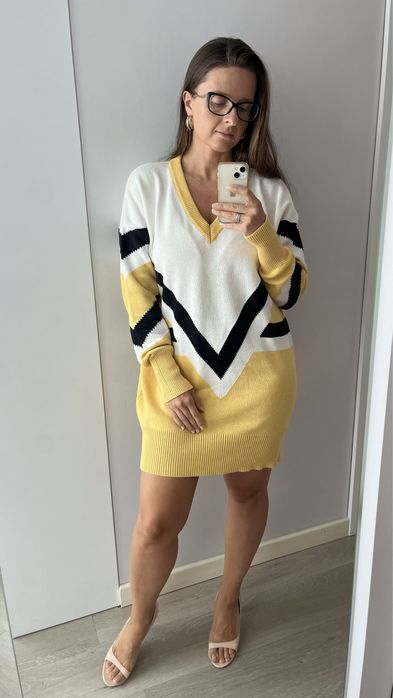 Sweter sukienka tynika PIU PerTe S zolta w geometryczne wzory