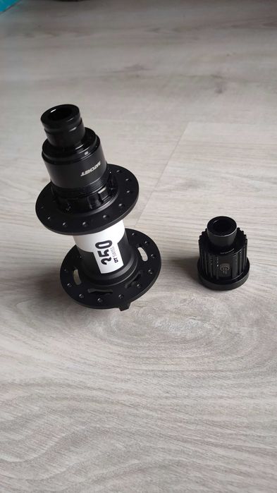 Nowa piasta boost DT SWISS 350 148x12, 28h, IS, 36t SL + 18T, XD + MS