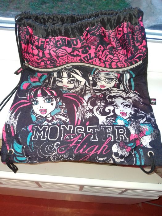 Продам дві сумки для взуття Monster High і Історія іграшок 3