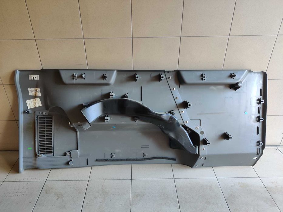 Prawy tylny boczek bagażnika do VW T5