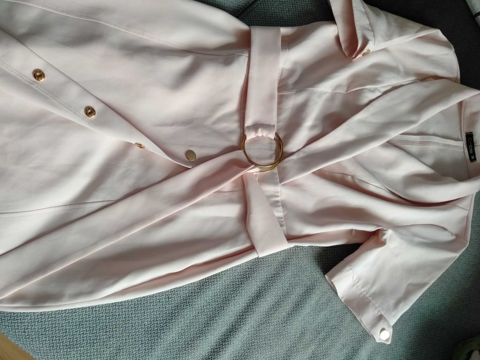 Pudrowa sukienka Maravilla Boutique 38