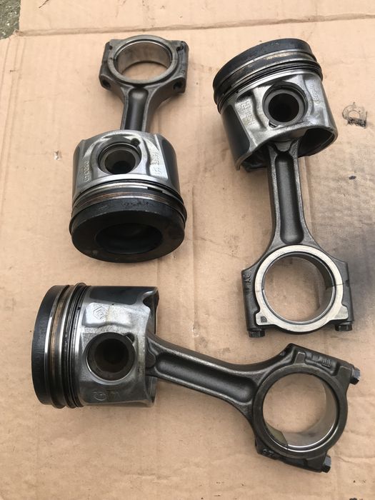 Поршень з шатуном Renault  080340 R9M
