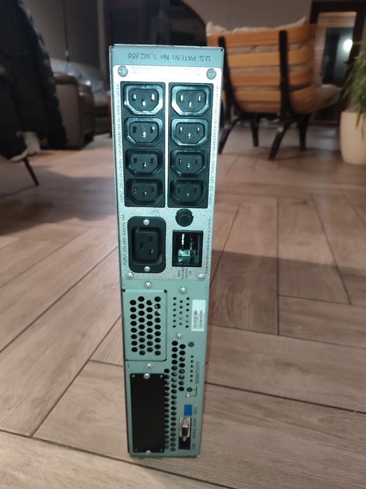 Безперебойник APC Smart-UPS 2200