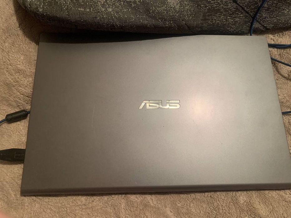Ноутбук ASUS.
