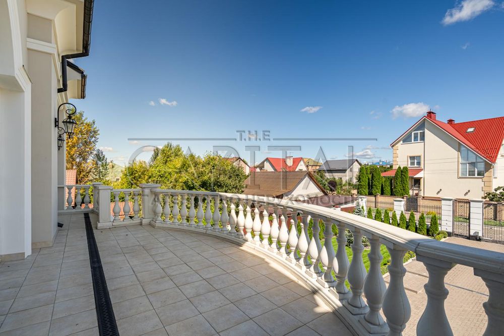 Продаж будинку з басейном, Крюківщина