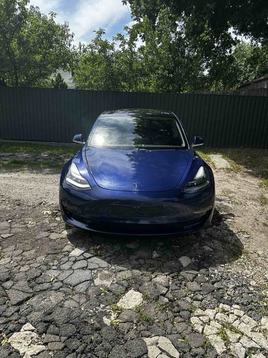 Tesla ‘’model ‘’ 3