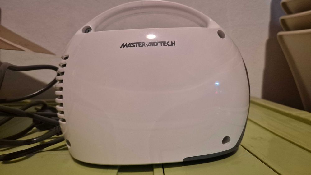 Nebulizador com compressor Master Aid Tech