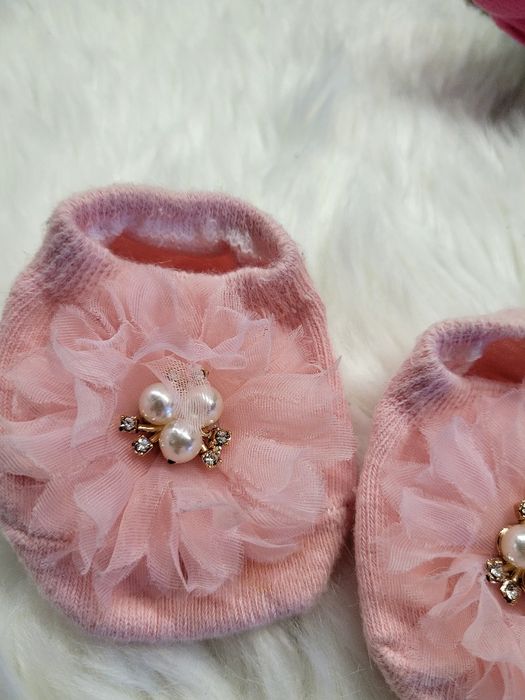 Śliczne skarpetki z perełkami i diamencikami