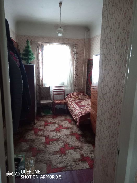 Двоповерховий будинок (половина) Нові Петрівці