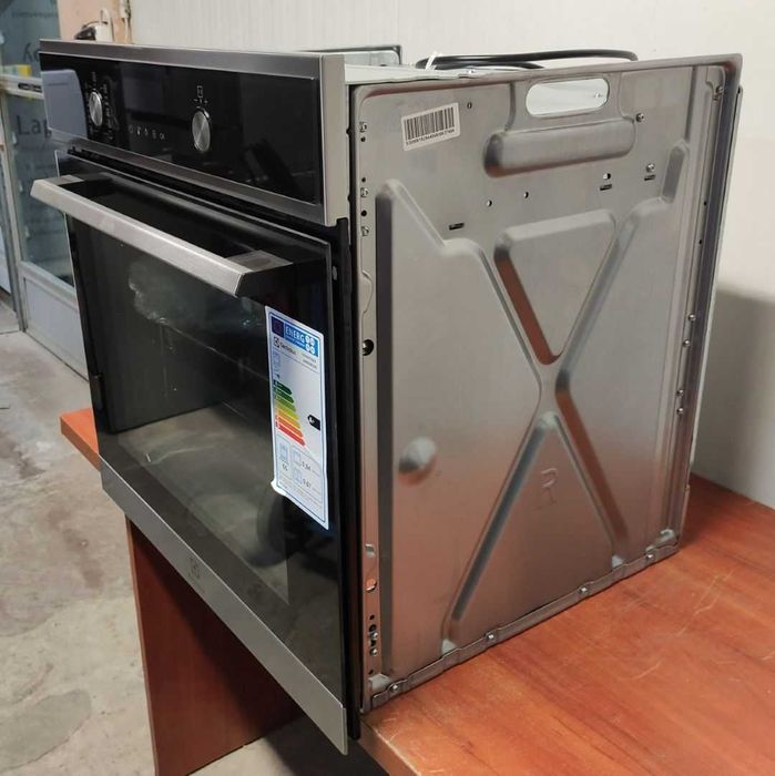 Piekarnik Electrolux EOF6P76BX 65L Pyroliza Termoobieg OUTLET 1LG1