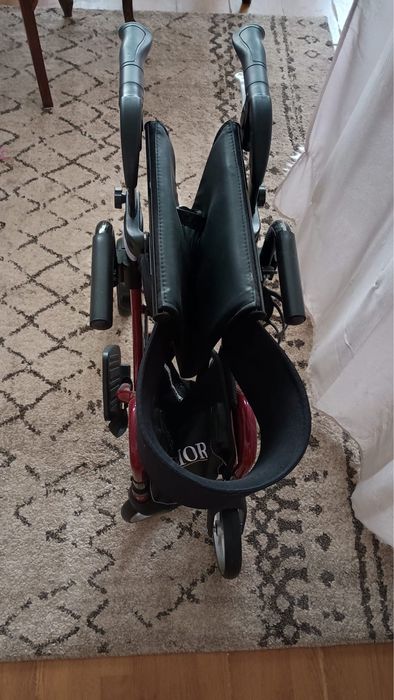 Lekki wozek inwalidzki balkonik 2w1