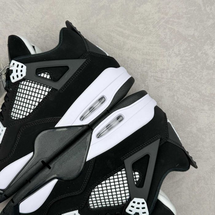 AJ4_Retro_White_Thunder 43