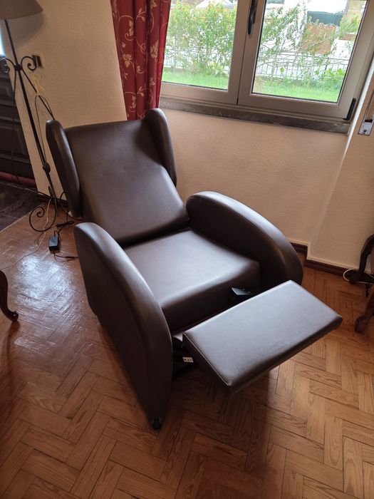 Poltrona Elétrica Reclinável