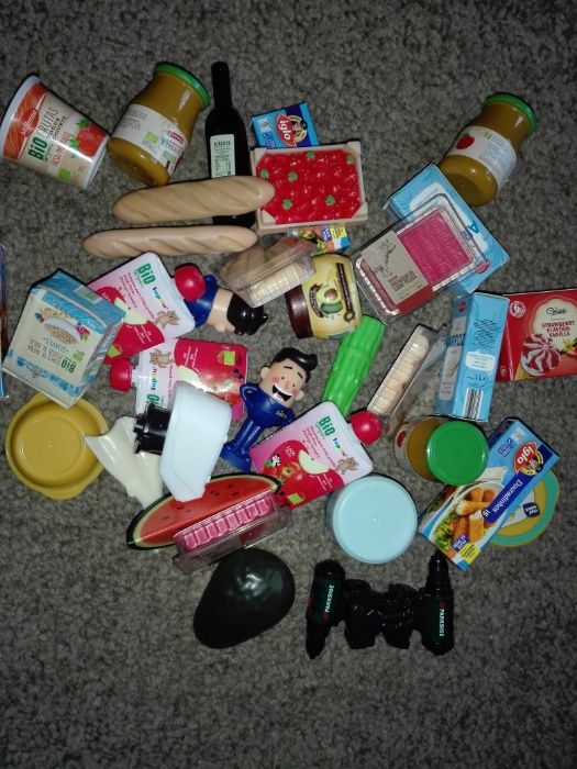 Vendo conjunto de miniaturas de produtos do  Lidl