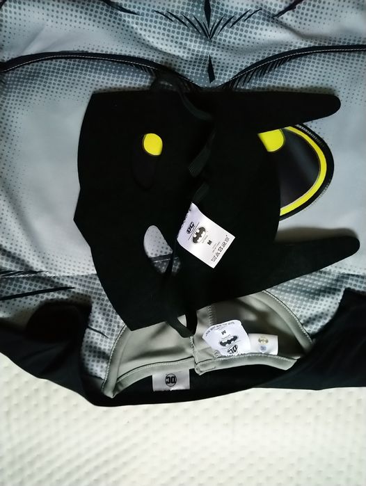 Бетман Batman M розмір з накидкою і маскою карнавальний косплей