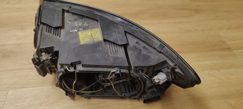 Farol  Volvo S40