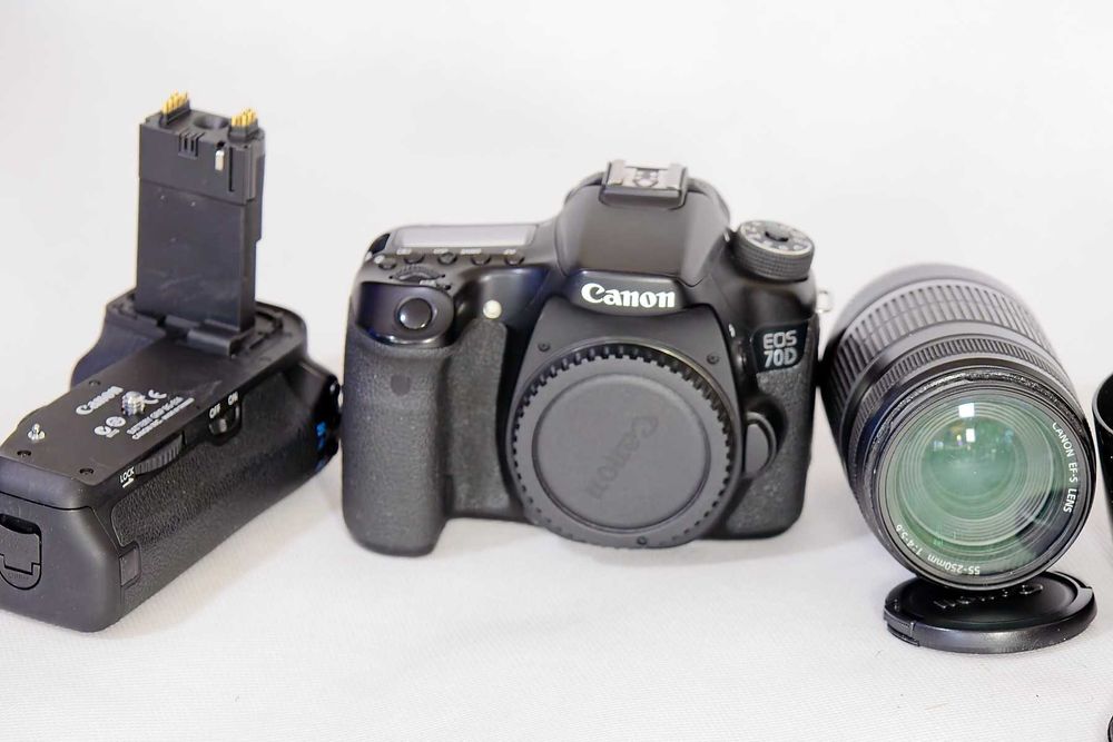 CANON EOS 70D + grip z zestawem obiektywów