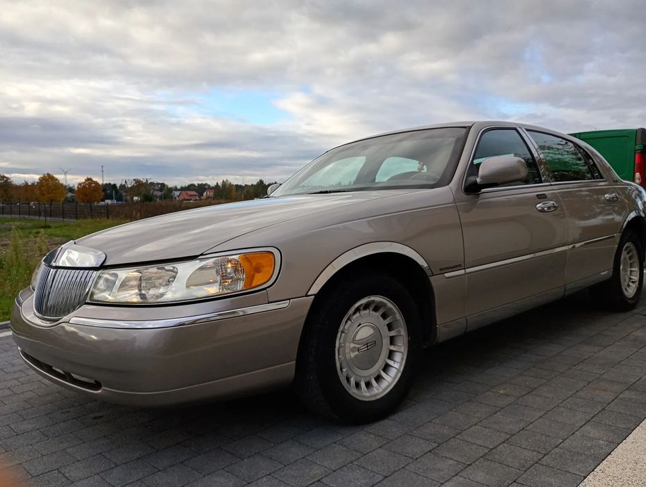 Lincoln Town Car Stan bardzo dobry, idealne wnętrze