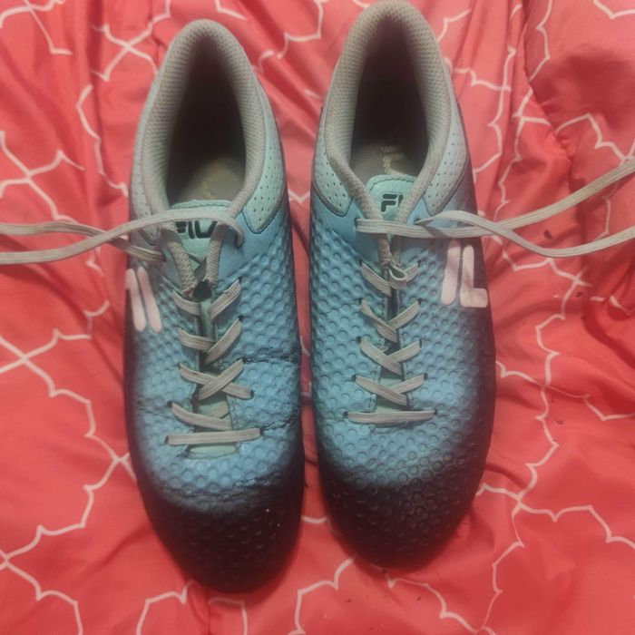 Продам футбольные бутсы