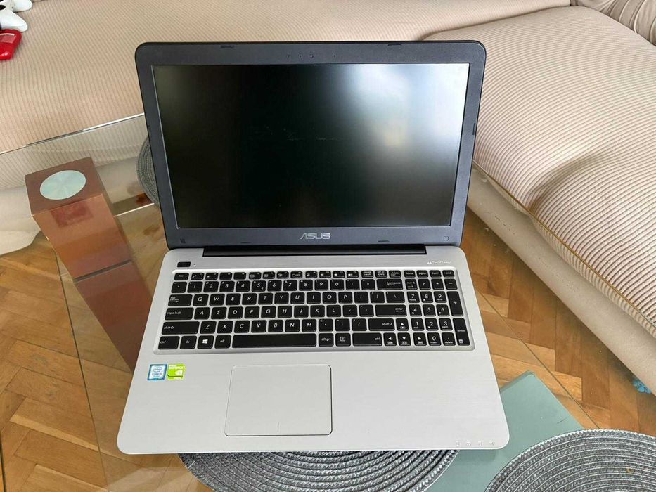 Laptop ASUS R558UQ + akcesoria
