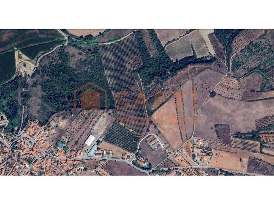 Terreno junto à Vila da Marmeleira- Rio Maior.