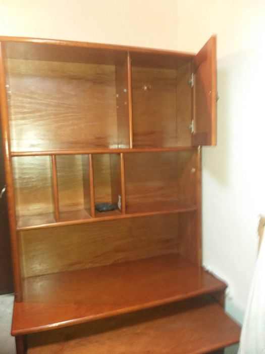 Vendo estante em ceregeira  como nova