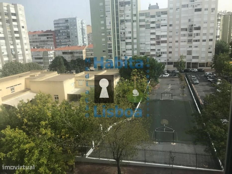 Quarto individual para Estudante Junto ao Metro Alfornelos