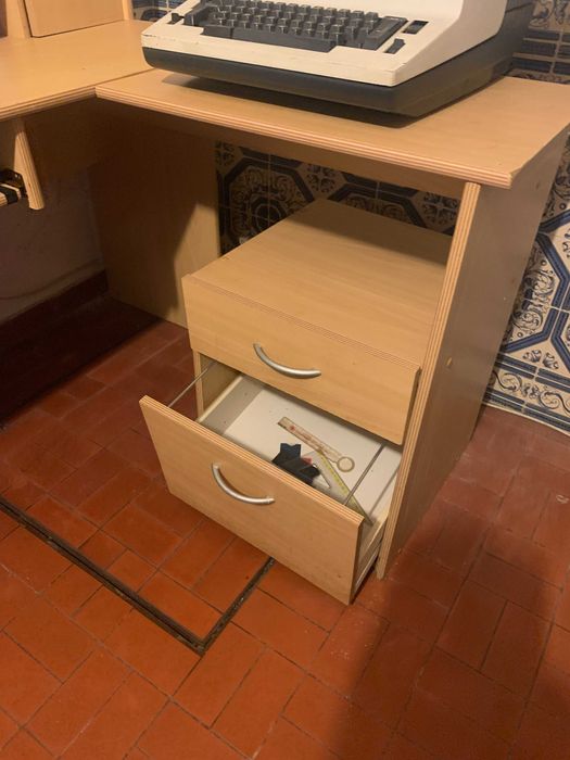 SECRETÁRIA DE CANTO FOLHEADA CLARA MULTIFUNCIONAL COM MÓDULO GAVETAS