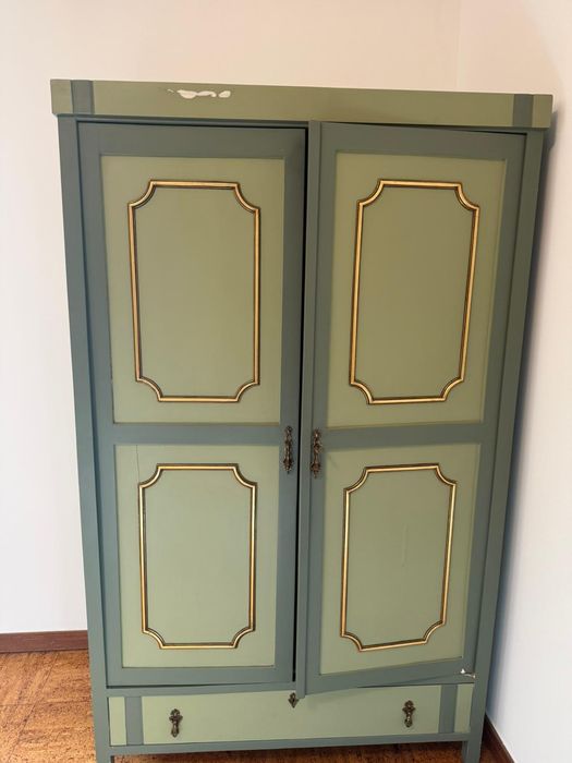 Armário verde incrível