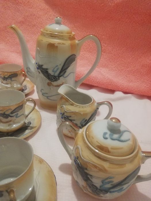 Serviço de café dragão antigo