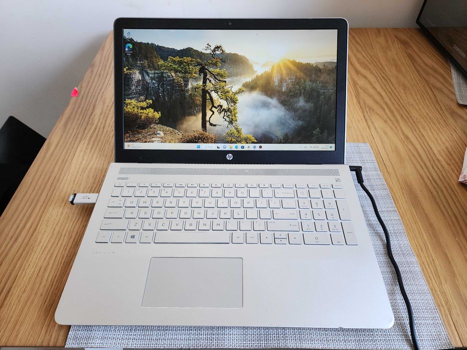 HP Pavilion 15-cc159nr 15.6" FHD i7-8550U 16GB/512GB SSD Nvidia 940Mx