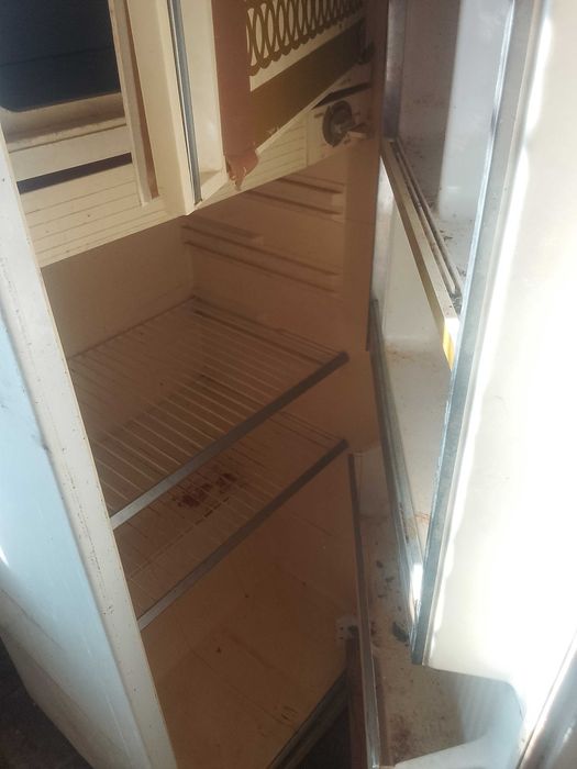 Продам непрацюючий холодильник