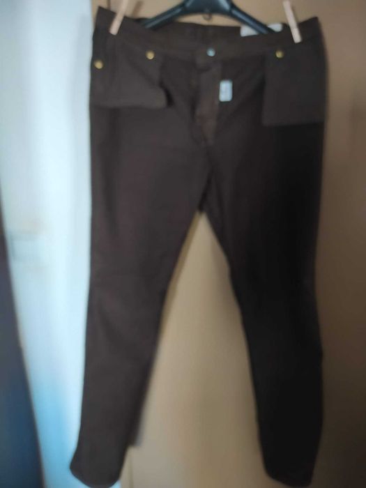 Calça clássica de senhora