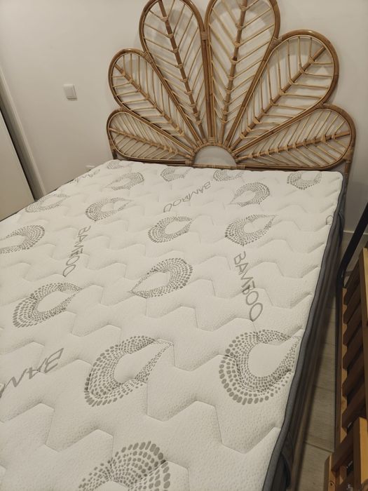 Cama casal como nova