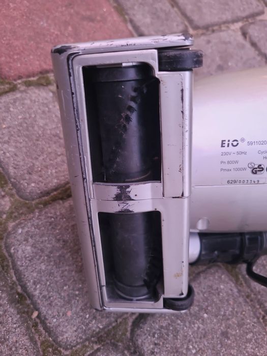 Mały odkurzacz EIC Cyclopower 1000 z rolką