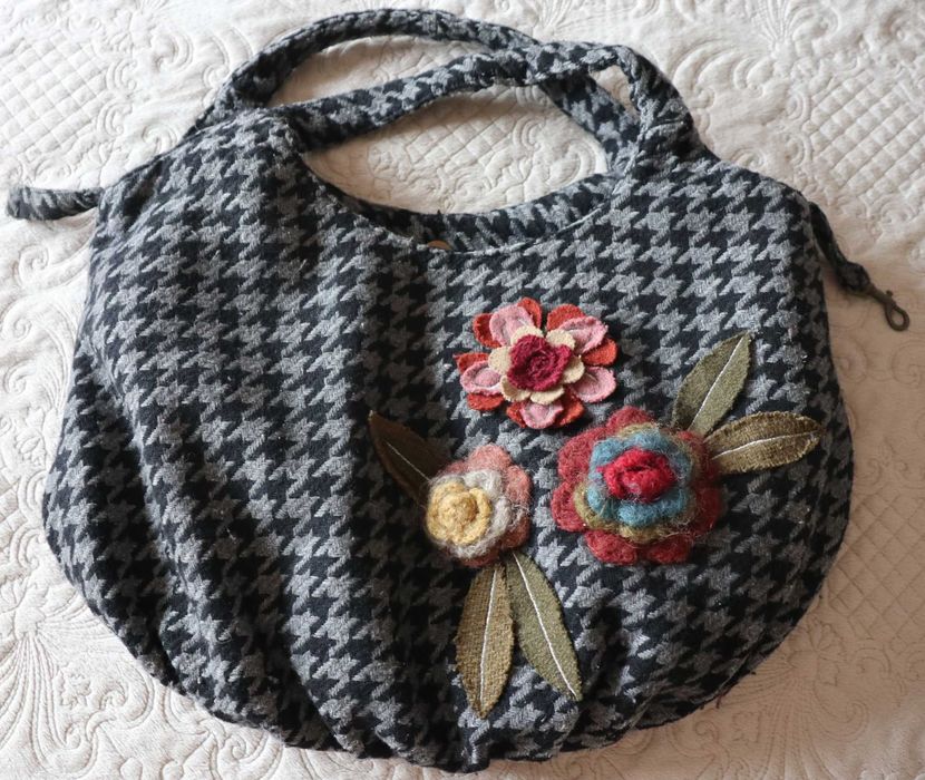 Mala cinzenta da Biju