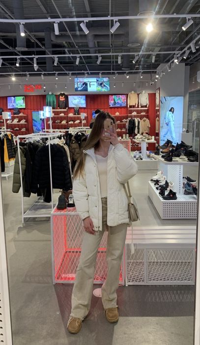 Пуховик жіночий////