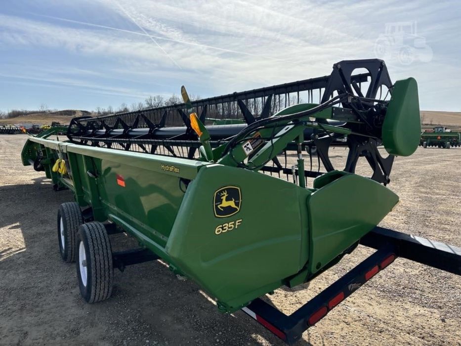 John Deere 635F Жатка