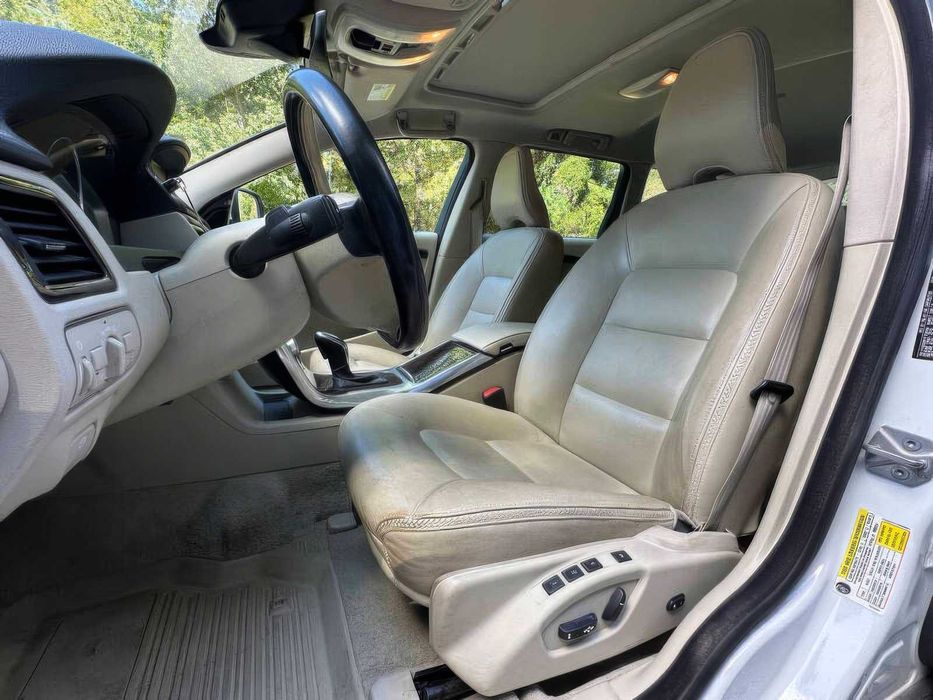 Volvo XC70 T6      2015