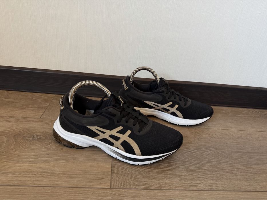 Кросівки asics 39 розмір