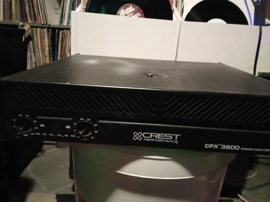 Amplificador crest áudio  3800