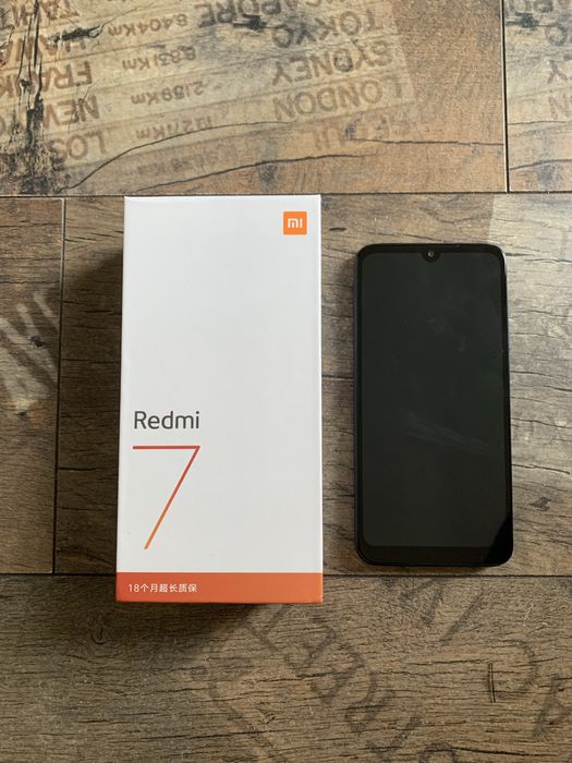 Smartfon Xiaomi Redmi 7 3 GB / 32 GB czarny