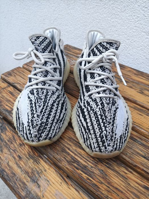 Yeezy Boost 350 V2 Zebra