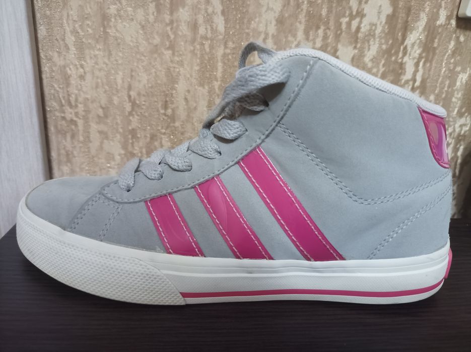 Кросівки Adidas  34 розмір