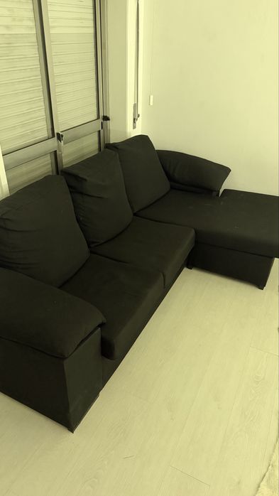 Sofa preto em excelentes condicoes